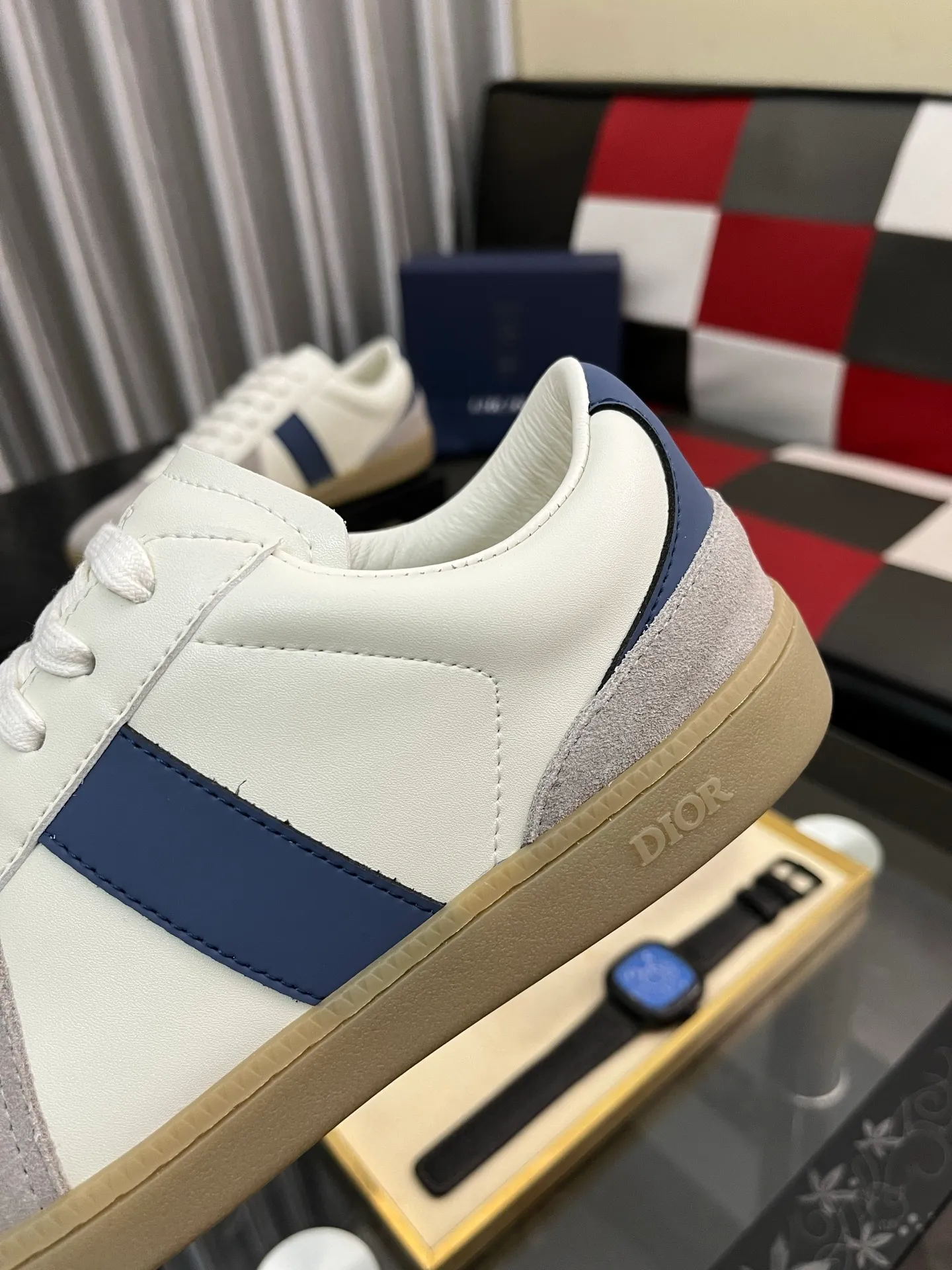 Men's shoes 💰380⌚️⌚️ 【Dior*DIAO】original quality.~ Unique modern style sneakers. 🏃A must-have casual shoe for trendy men😍😍 Original brand imported from Italy, imported original leather, sheep lining (refuses to discolor and grind feet) Sole: Original sole provided by the original factory, French lazy style design ⚠️Fit to the feet, original quality, super comfortable original sole. Code number: 38-448️⃣Colors available